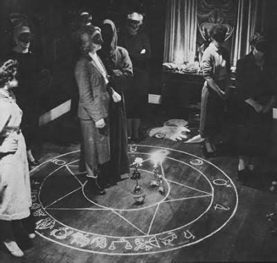The contrast between wicca and satanism